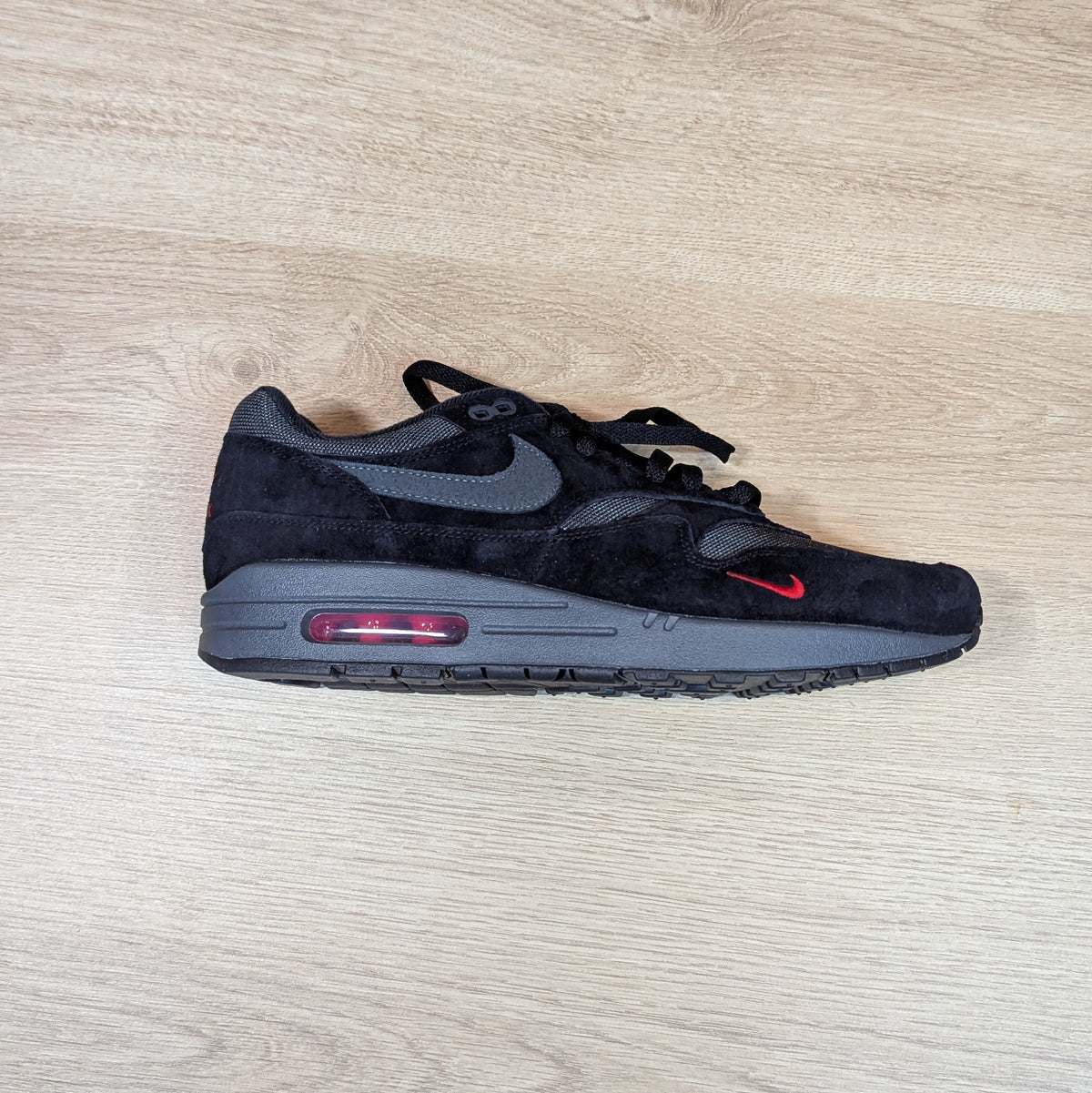Nike Air Max 1 'Bred' - Zwart / Donkergrijs / Rood